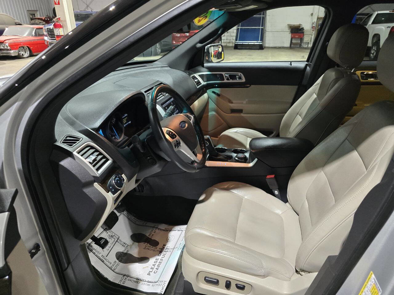 Used 2014 Ford Explorer Limited w/ Equipment Group 301A image 35