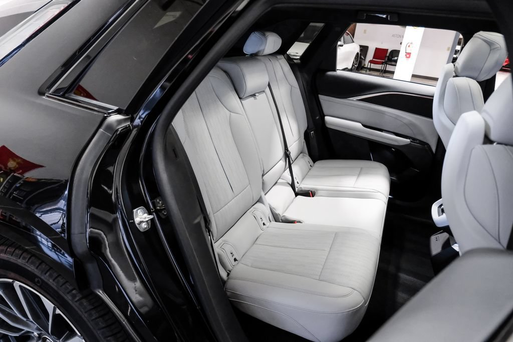 Used 2024 Cadillac Lyriq Sport AWD/4WD image 35
