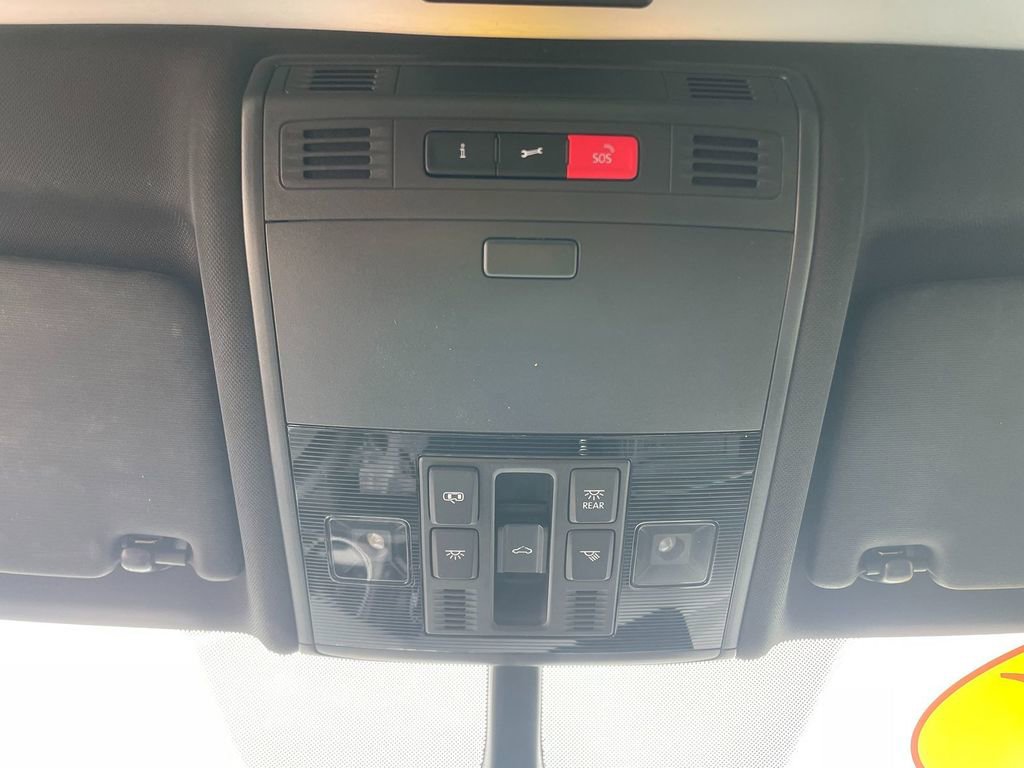 Used 2016 Volkswagen GTI SE FWD image 23