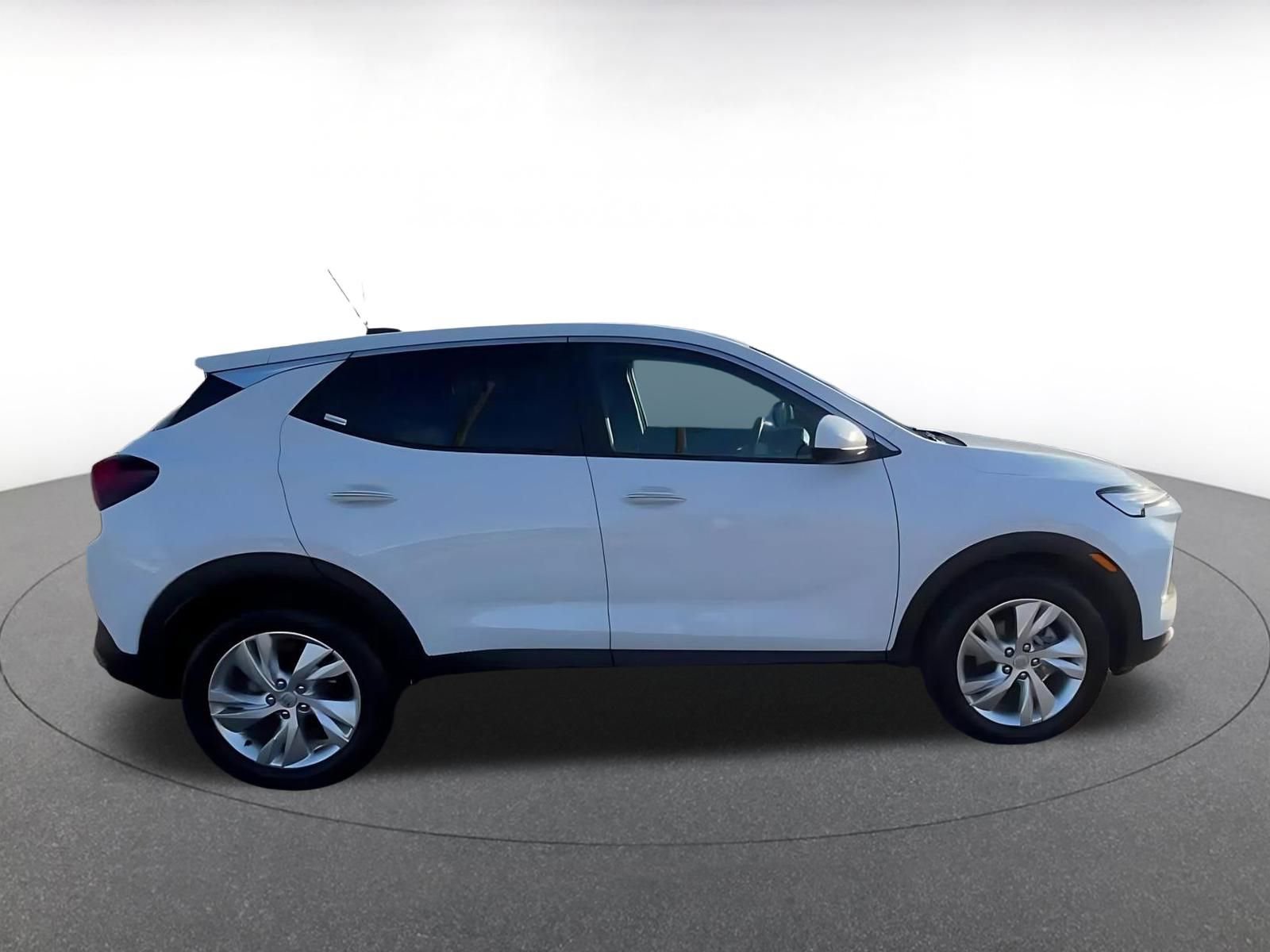 Used 2025 Buick Encore GX Preferred image 16