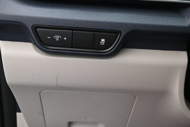 Used 2025 Kia Carnival EX FWD image 14