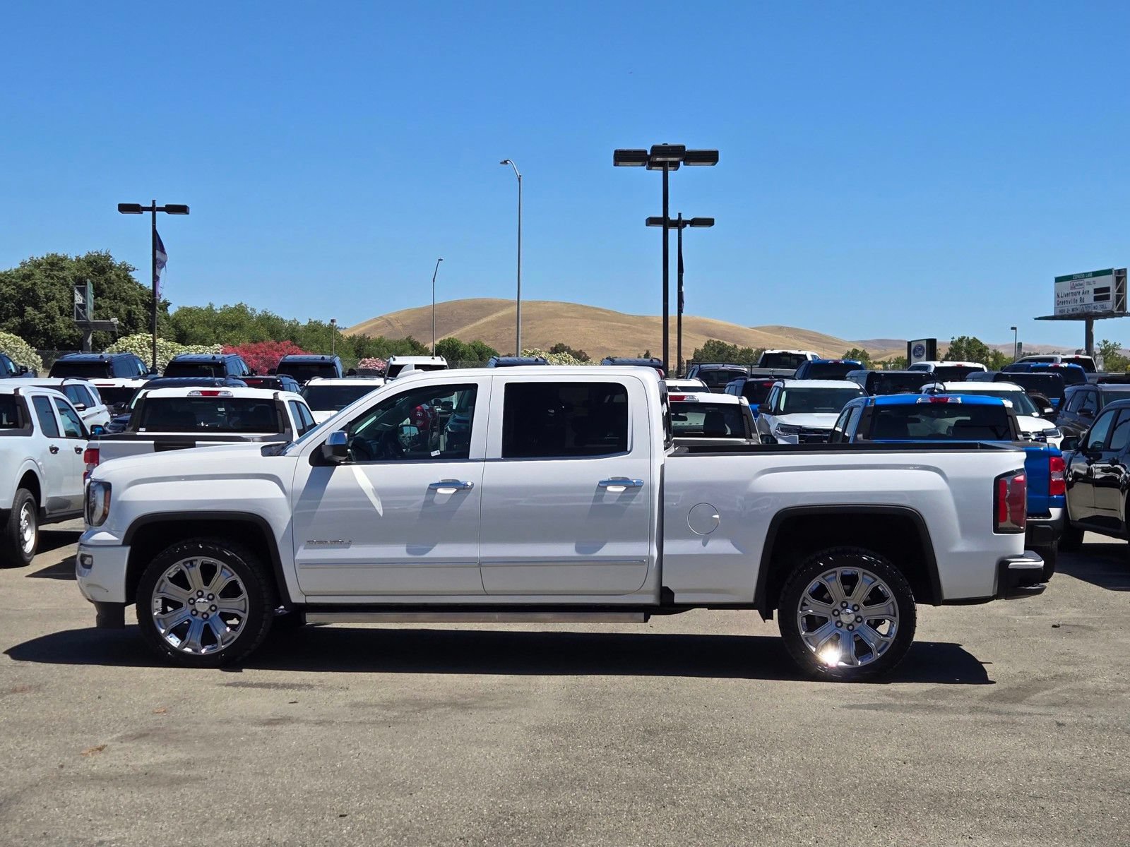 Used 2018 GMC Sierra 1500 Denali w/ Denali Ultimate Package AWD/4WD image 7
