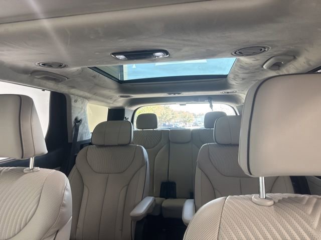 Used 2023 Hyundai Palisade Calligraphy image 16