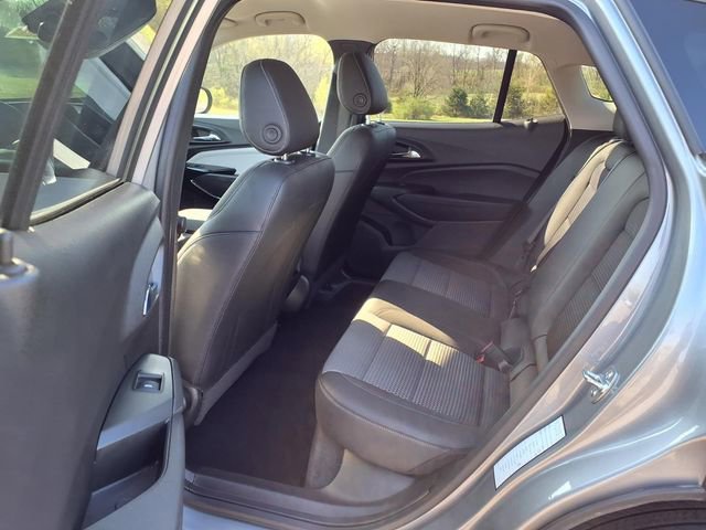 Used 2025 Chevrolet Trax LT w/ LT Convenience Package FWD image 79