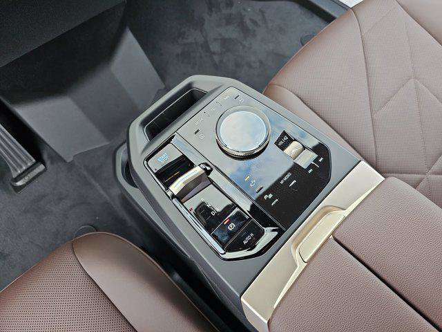 New 2026 BMW iX xDrive60 w/ Premium Package image 25