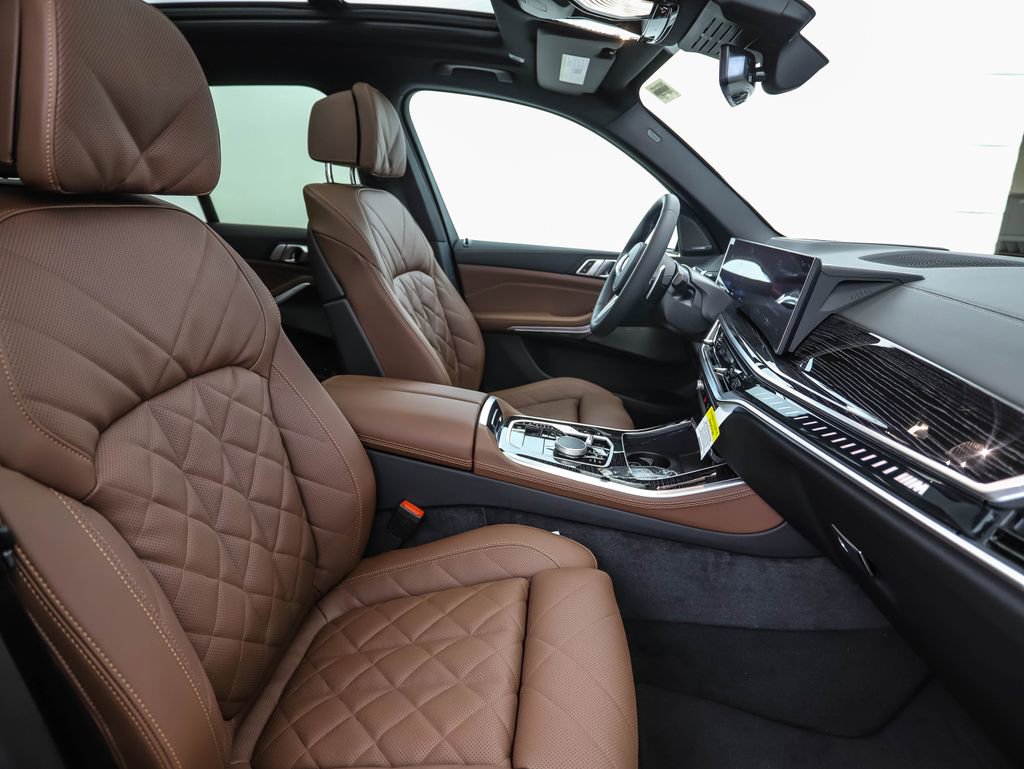 New 2026 BMW X5 M60i w/ Climate Comfort Package image 32
