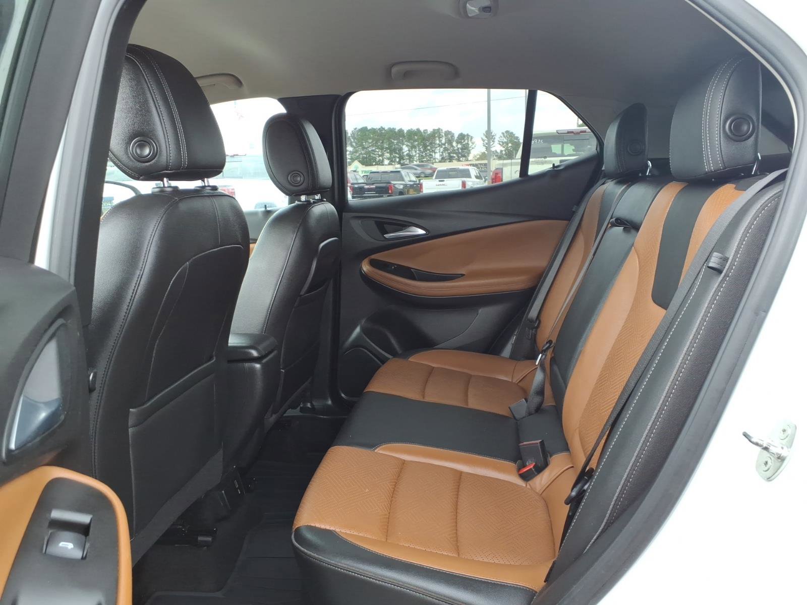 Used 2020 Buick Encore GX Essence image 22