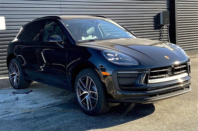 Certified 2026 Porsche Macan AWD/4WD image 12