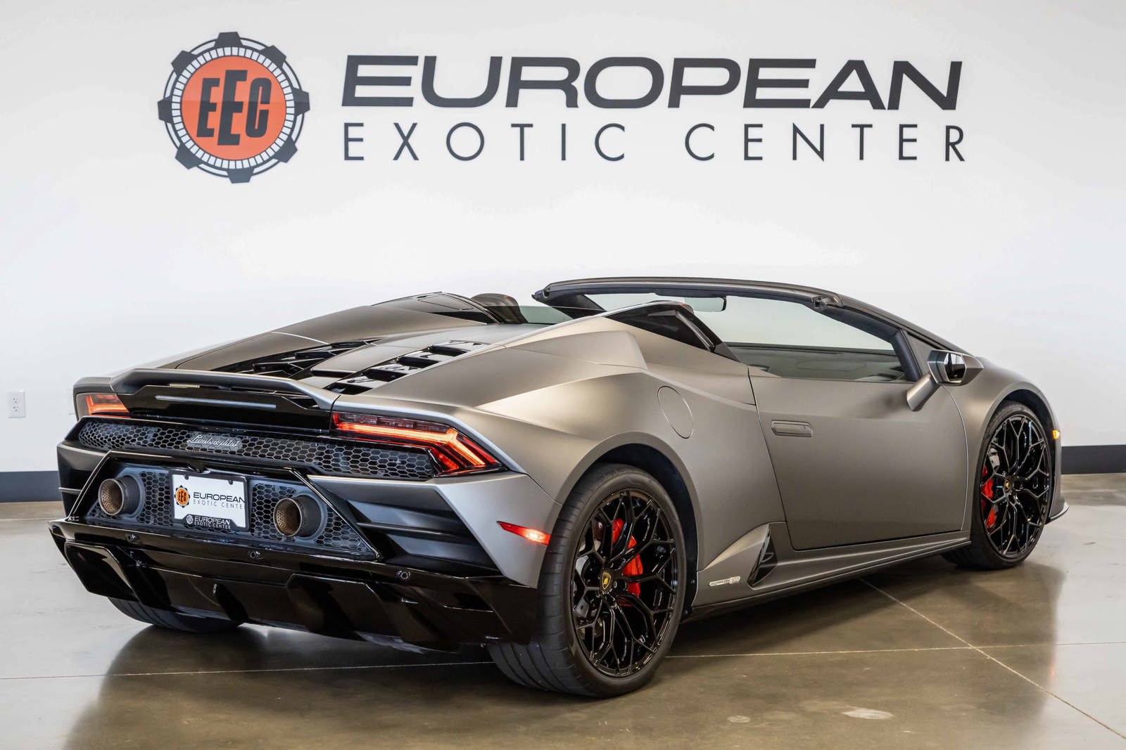 Used 2021 Lamborghini Huracan EVO RWD image 13