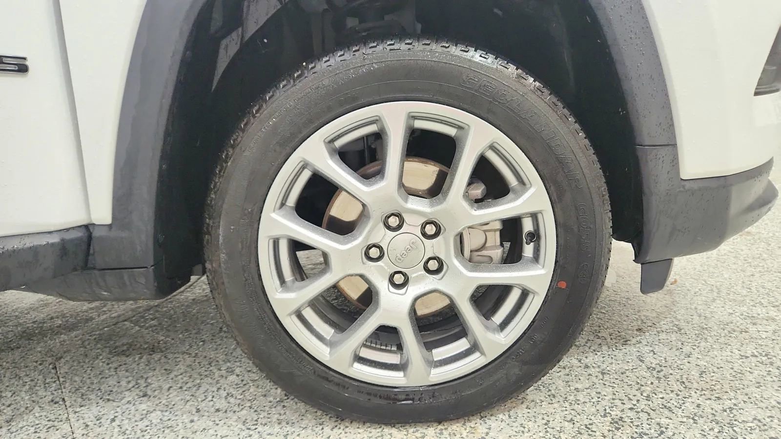 Used 2022 Jeep Compass Latitude image 13