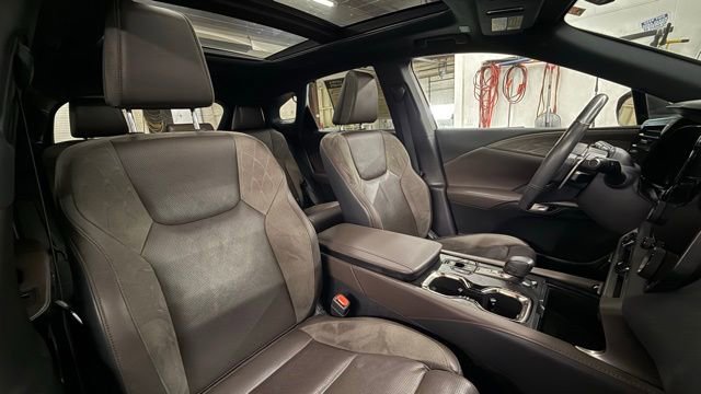 Used 2024 Lexus RX 350 w/ Convenience Package image 18