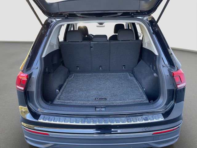 Used 2022 Volkswagen Tiguan S image 17