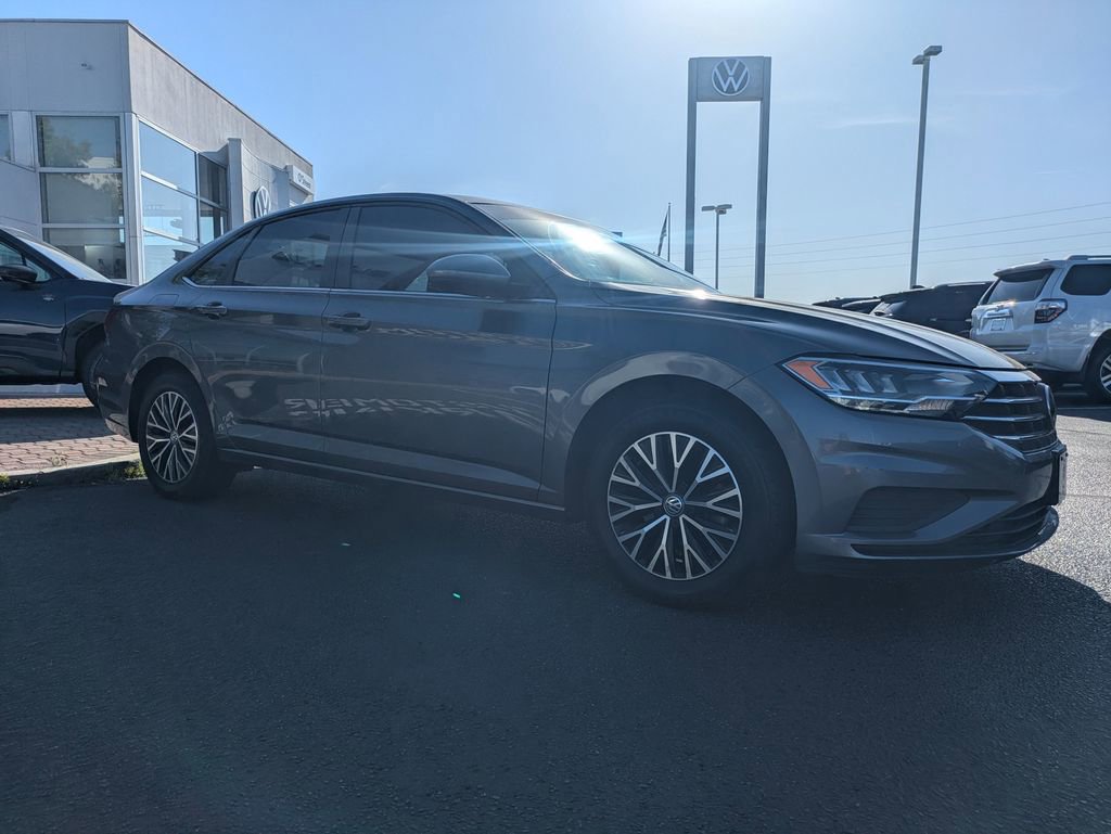 Used 2019 Volkswagen Jetta SE image 3
