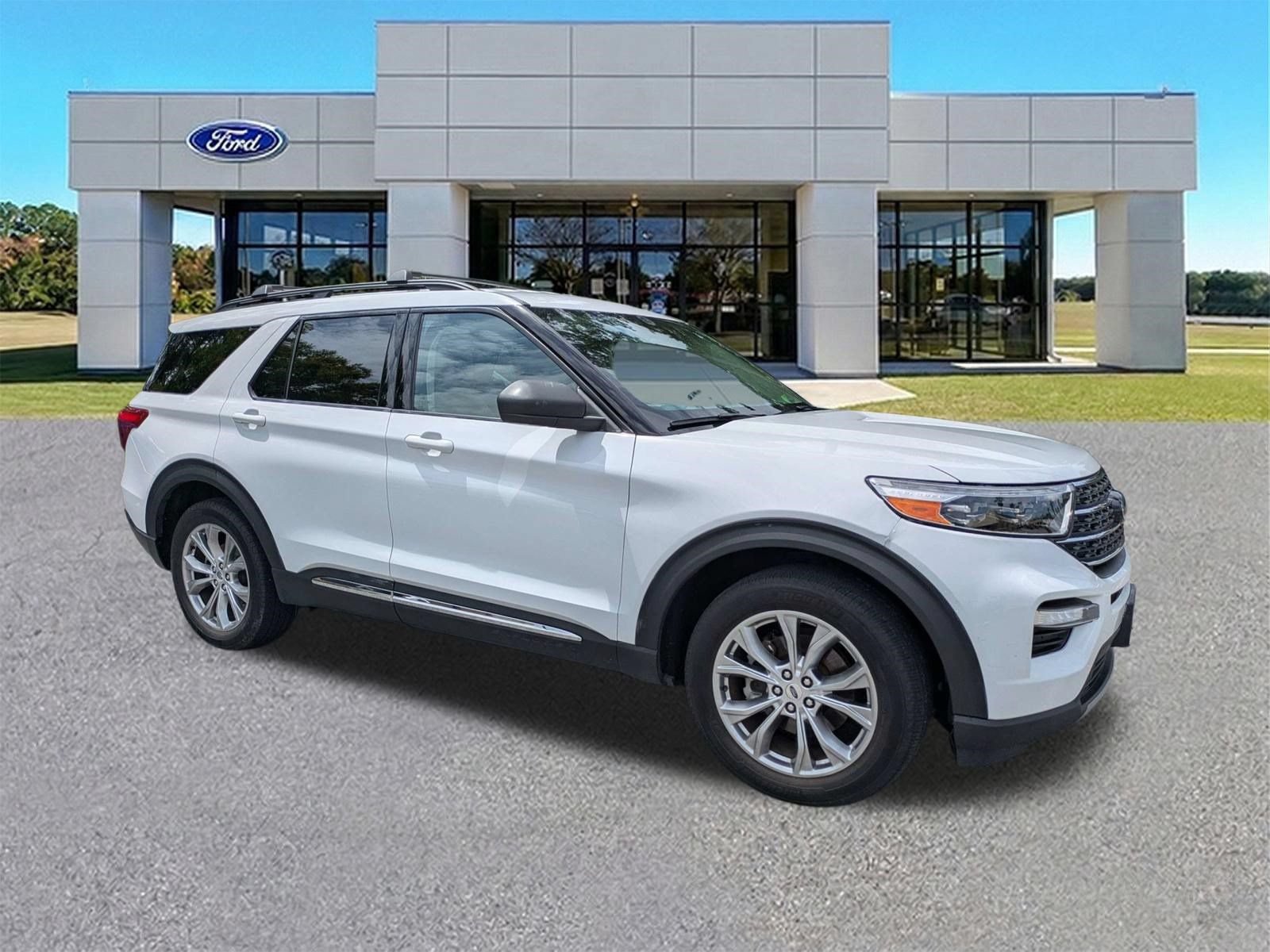 Used 2020 Ford Explorer XLT w/ Equipment Group 202A AWD/4WD image 1