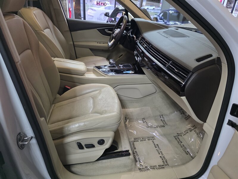 Used 2017 Audi Q7 3.0T Premium Plus w/ Premium Plus Package image 16