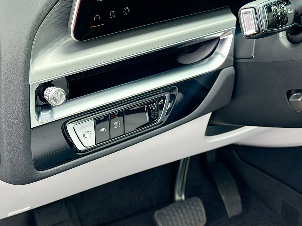 New 2025 Cadillac Lyriq Luxury w/ LPO, Floor Liner Package image 10