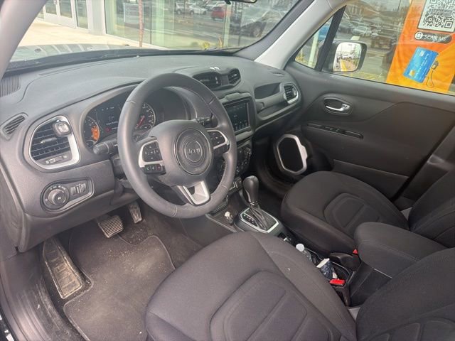 Used 2018 Jeep Renegade Latitude image 21