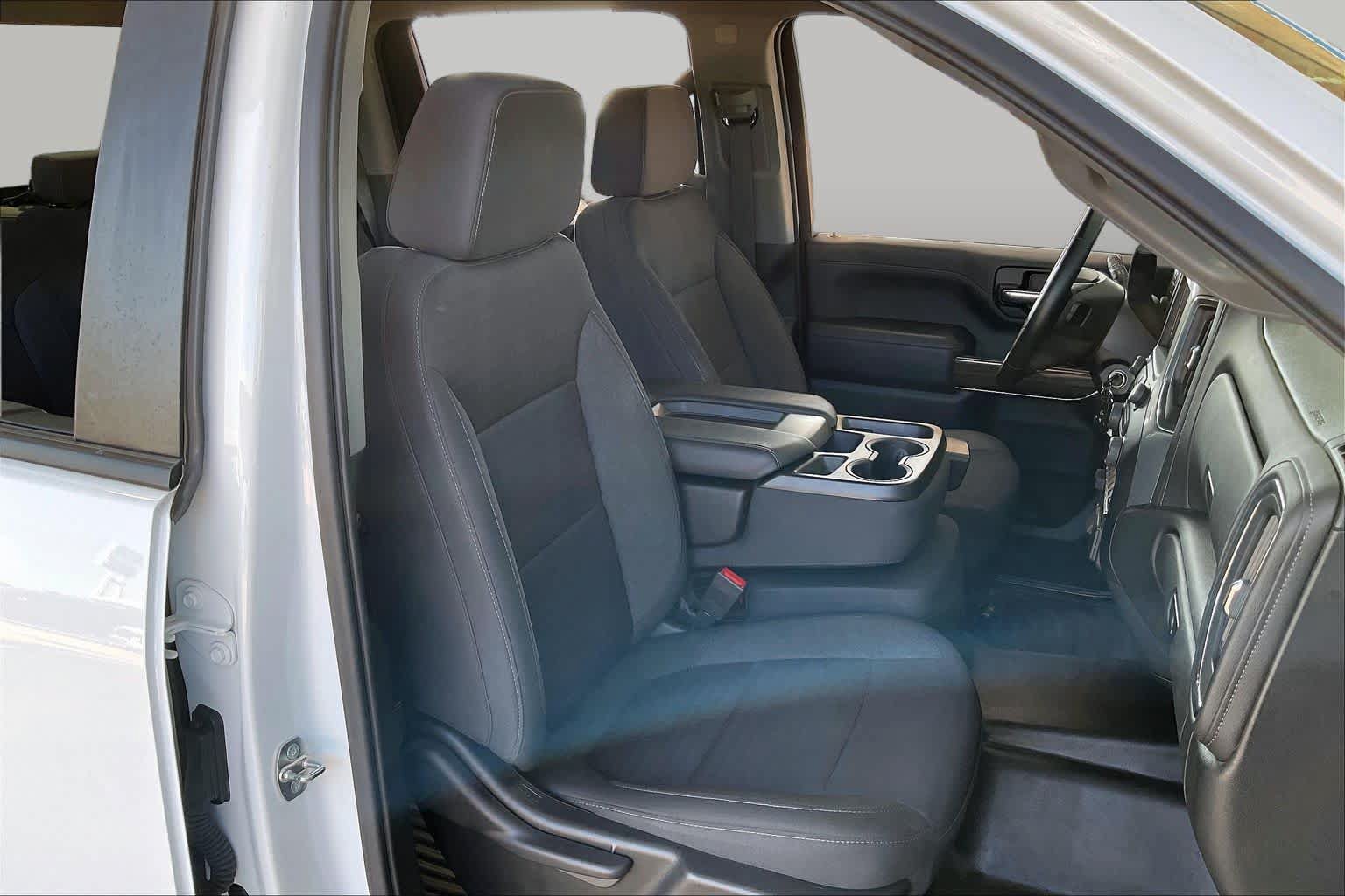 Used 2023 Chevrolet Silverado 2500 LT AWD/4WD image 9
