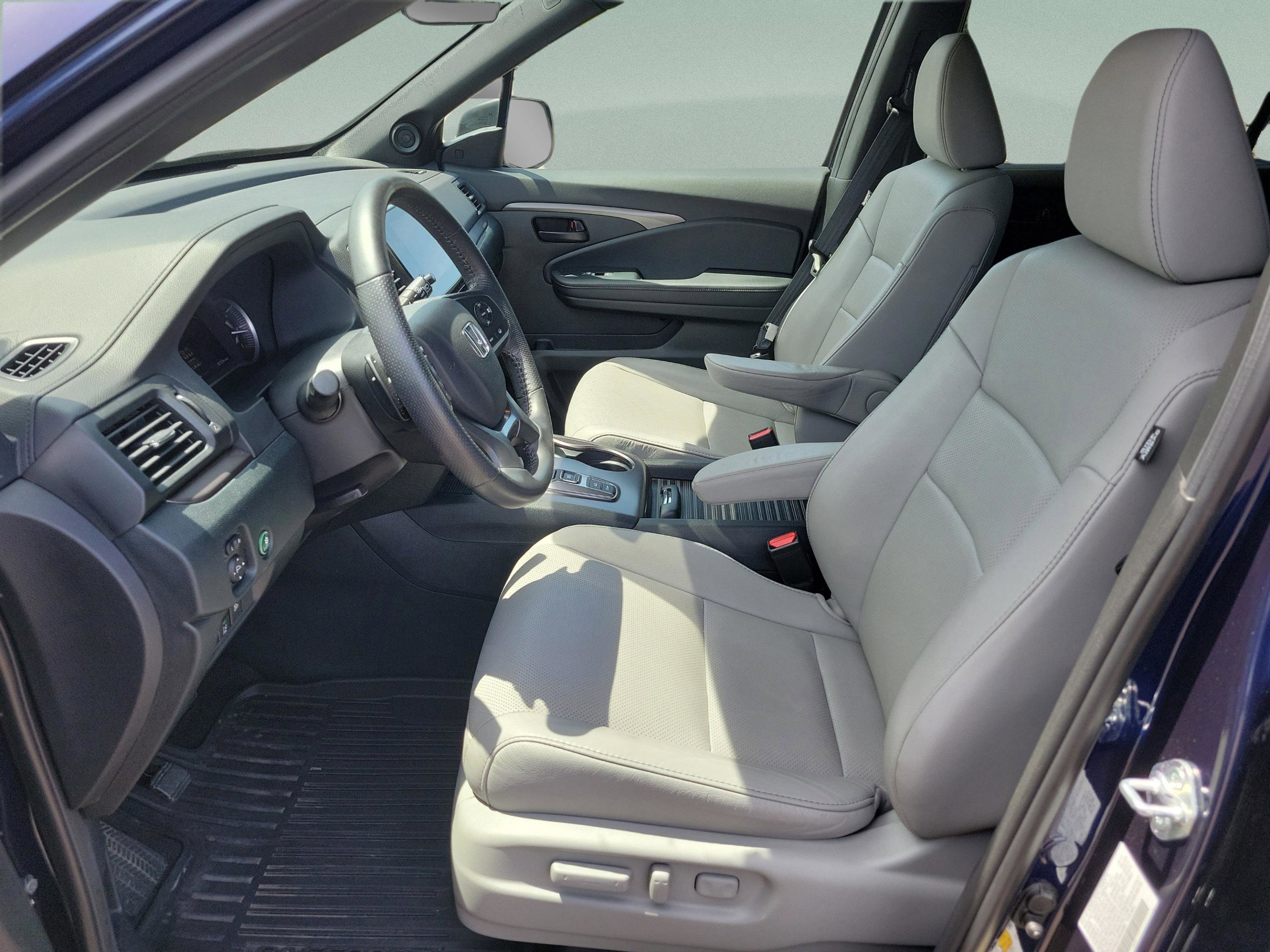 Used 2023 Honda Passport EX-L image 25