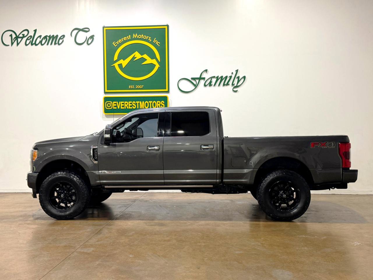 Used 2019 Ford F250 Platinum w/ Platinum Ultimate Package AWD/4WD image 5