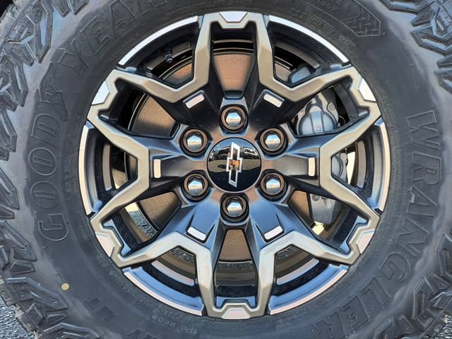 New 2026 Chevrolet Colorado ZR2 w/ Technology Package AWD/4WD image 11