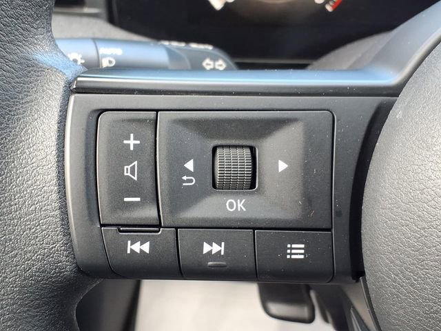Used 2025 Nissan Kicks SV FWD image 26
