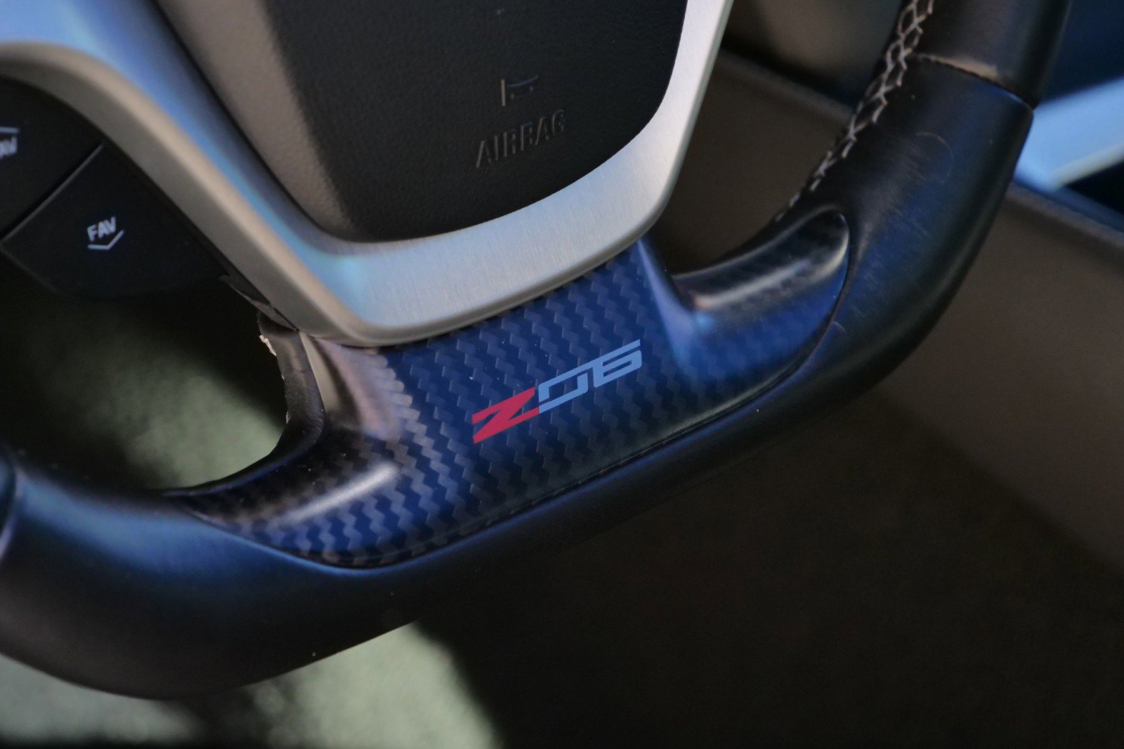 Used 2016 Chevrolet Corvette Z06 w/ 3LZ Preferred Equipment Group image 23