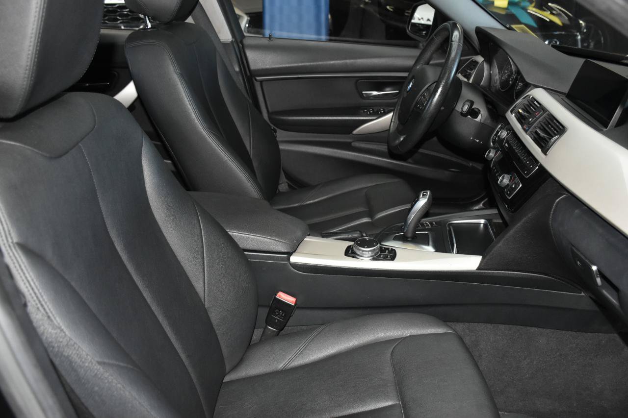 Used 2016 BMW 320i xDrive Sedan AWD/4WD image 19
