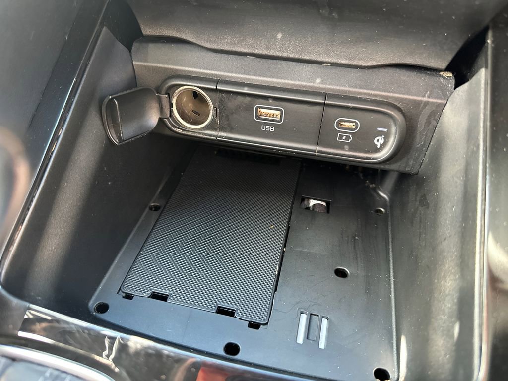 Used 2023 Kia Telluride EX w/ EX Captain's Chair Package image 30