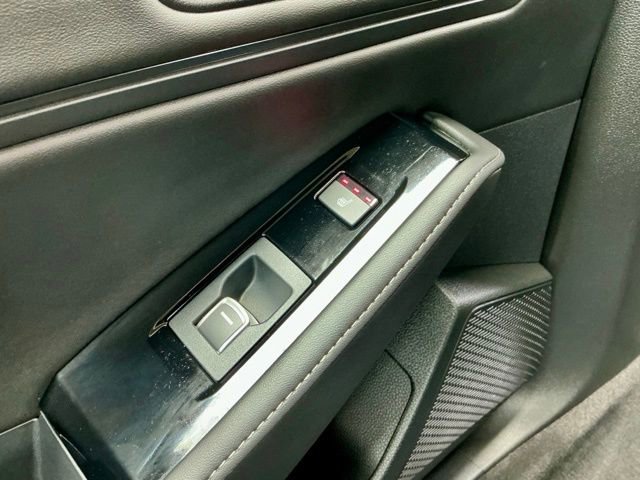 Used 2023 Honda Accord Touring image 10