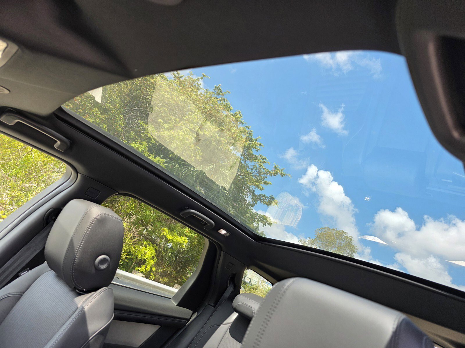 New 2026 Land Rover Discovery Sport Landmark image 11