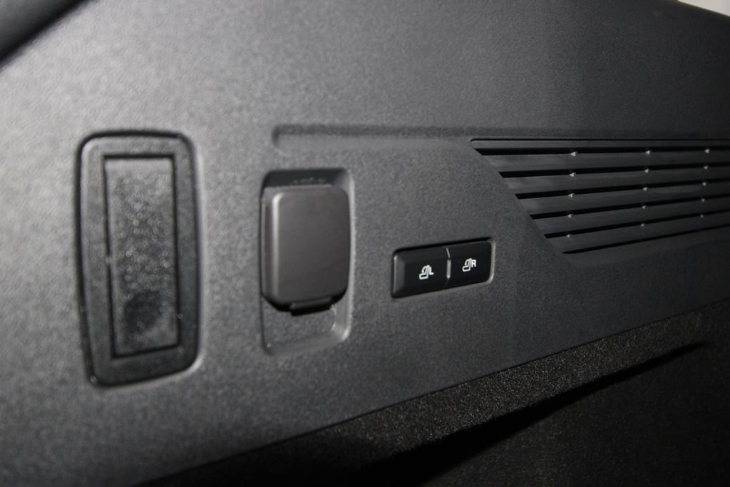 Used 2024 Lincoln Nautilus Premier image 41