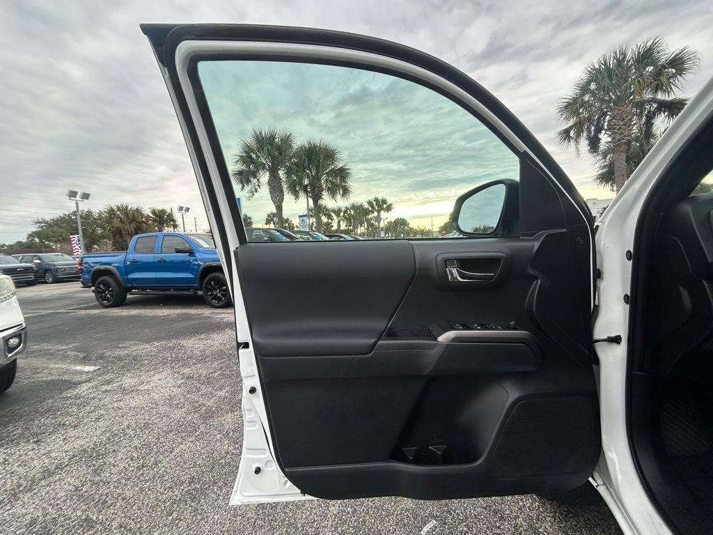 Used 2023 Toyota Tacoma TRD Off-Road image 29