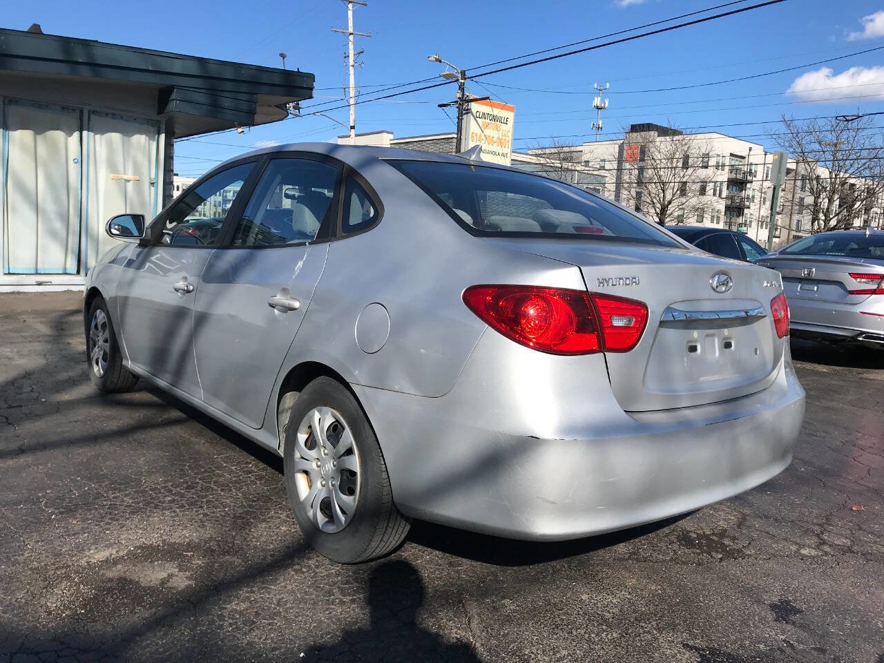 Used 2010 Hyundai Elantra GLS w/ Sunroof Pkg 3 image 4