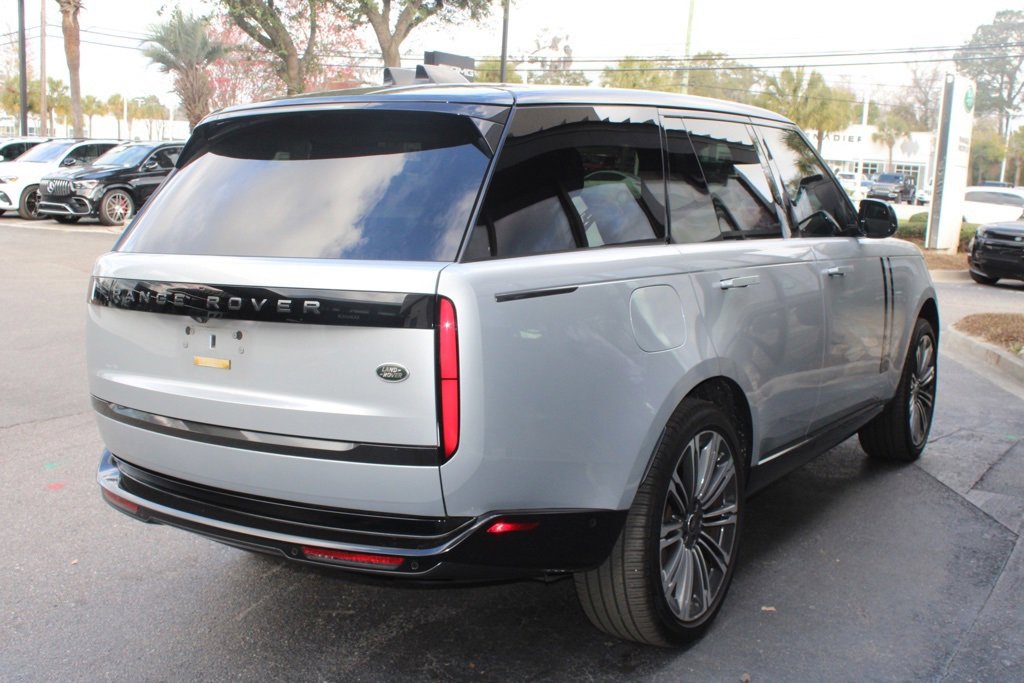 Used 2023 Land Rover Range Rover SE image 7