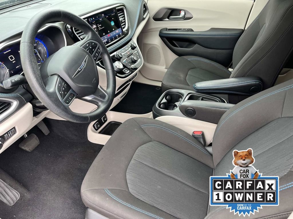 Used 2021 Chrysler Pacifica Touring image 25
