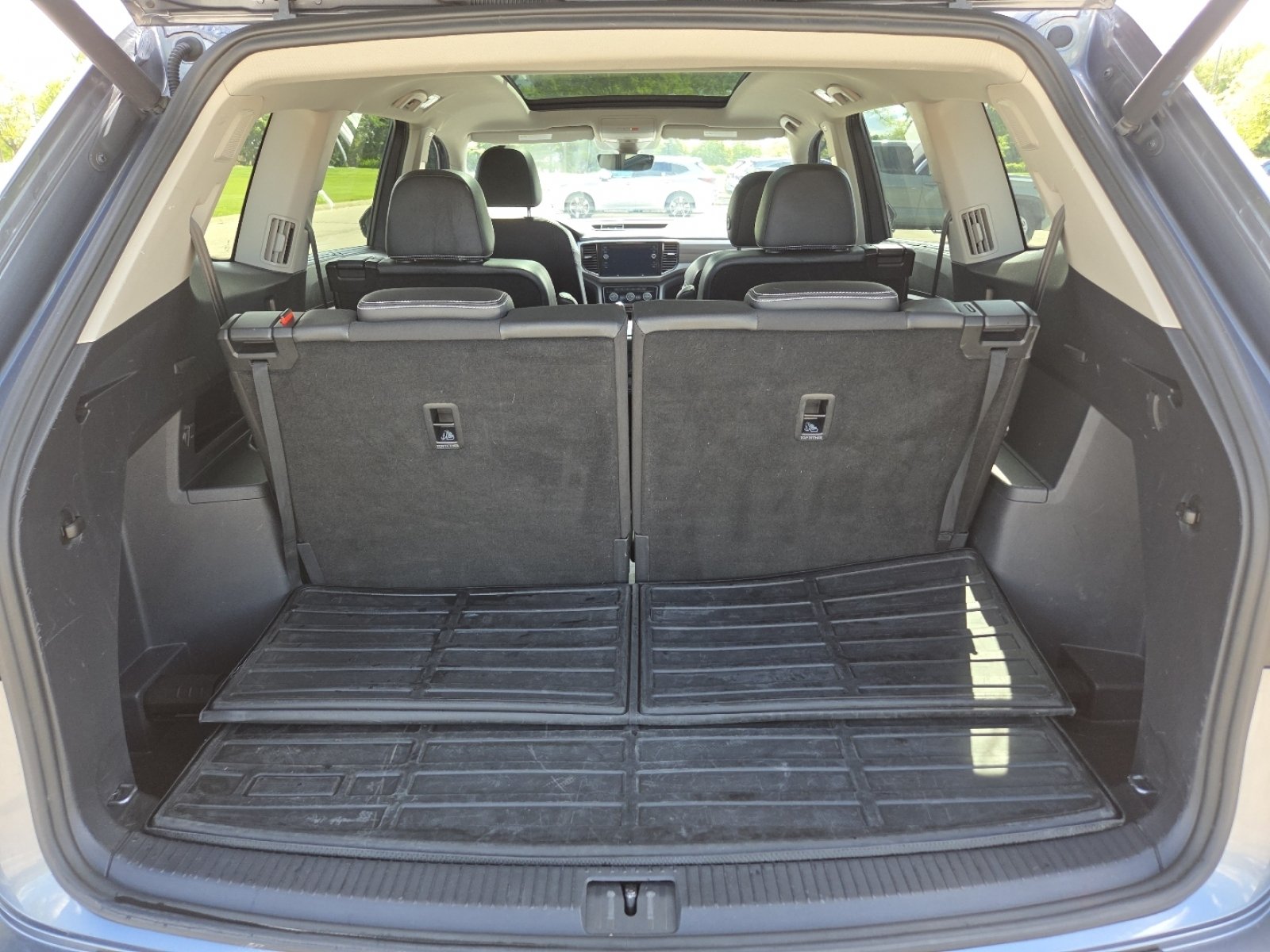 Used 2021 Volkswagen Atlas SEL Premium AWD/4WD image 25