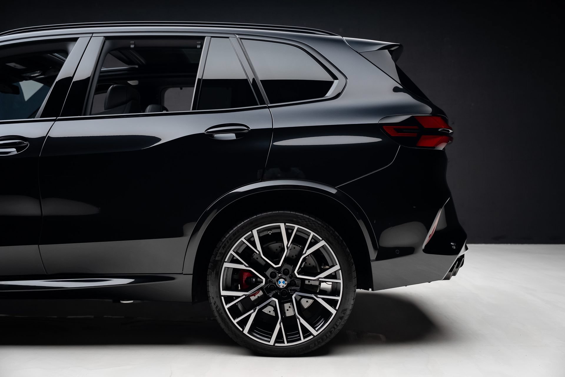 Used 2024 BMW X5 M Competition w/ Executive Package AWD/4WD image 21