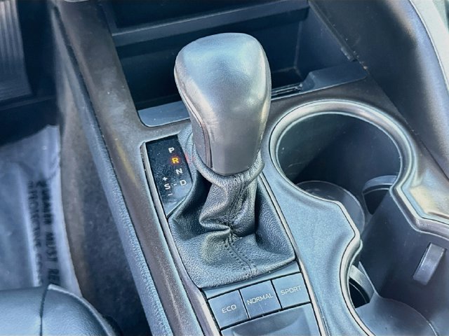 Used 2023 Toyota Camry SE FWD image 16