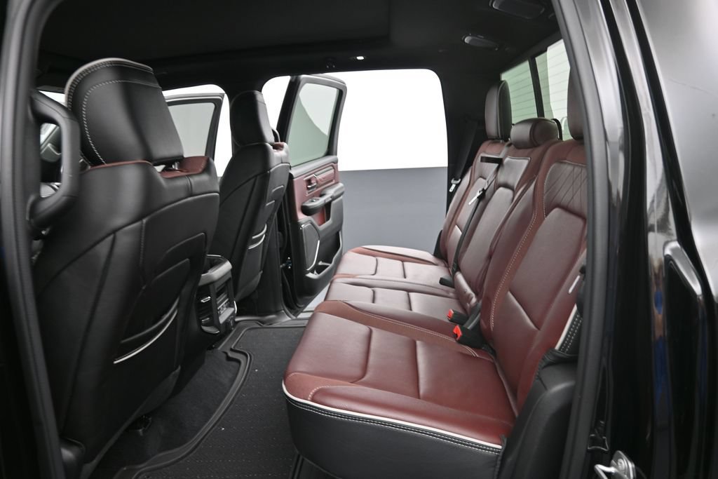 Used 2025 RAM 1500 Limited AWD/4WD image 17