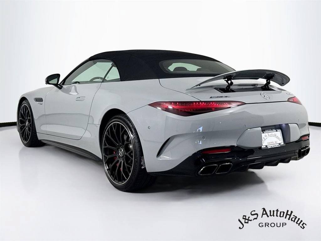 Used 2022 Mercedes-Benz SL 55 AMG 4MATIC w/ Driver Assistance Package image 49