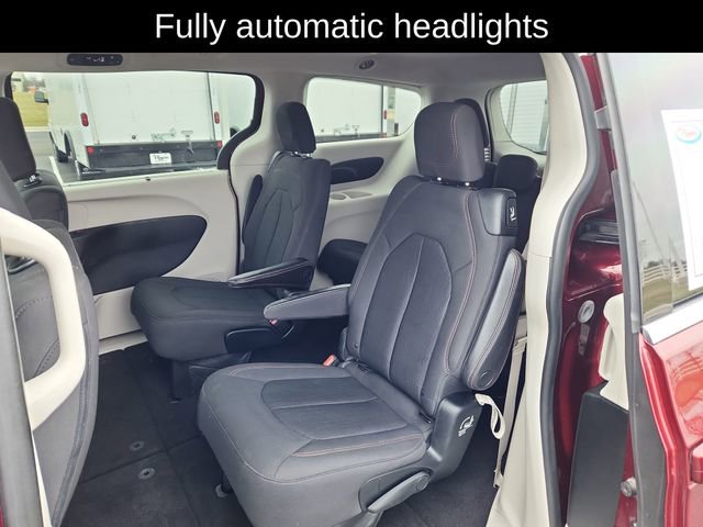 Used 2018 Chrysler Pacifica Touring Plus image 25