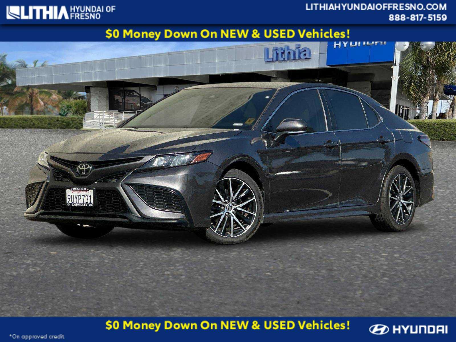 Used 2023 Toyota Camry SE FWD image 1