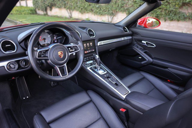 Used 2019 Porsche 718 Boxster S RWD image 16