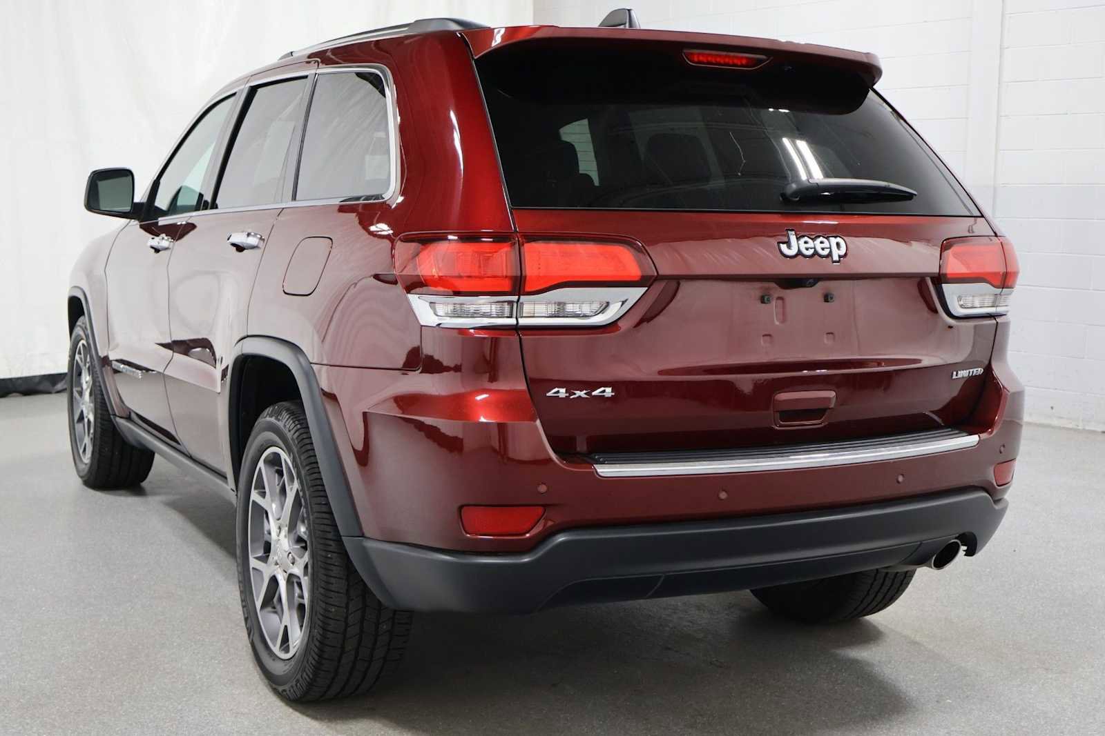 Used 2020 Jeep Grand Cherokee Limited w/ Luxury Group II AWD/4WD image 3