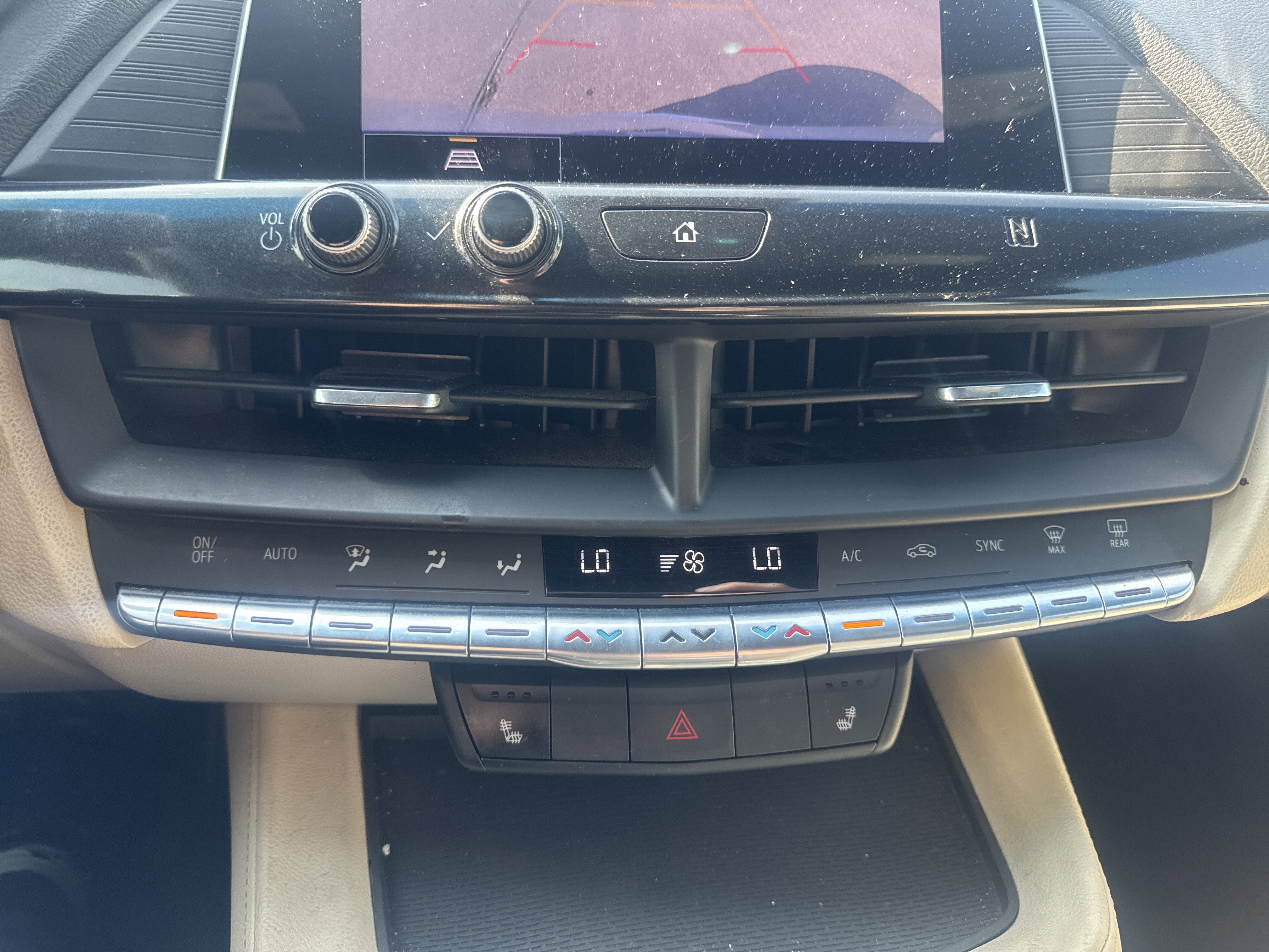 Used 2021 Cadillac CT4 Luxury w/ Cold Weather Package RWD image 17