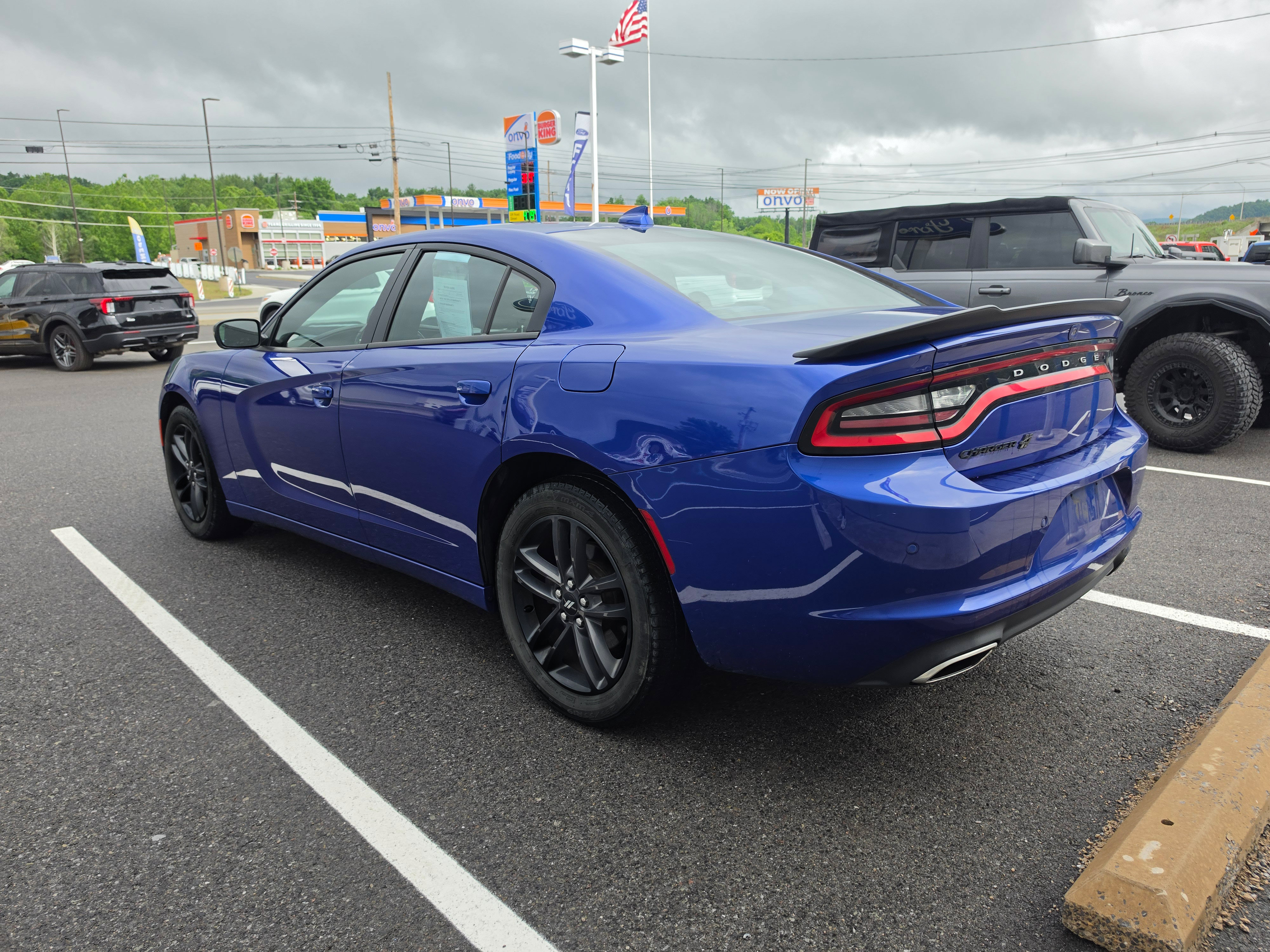 Used 2019 Dodge Charger SXT w/ Blacktop Package AWD/4WD image 6