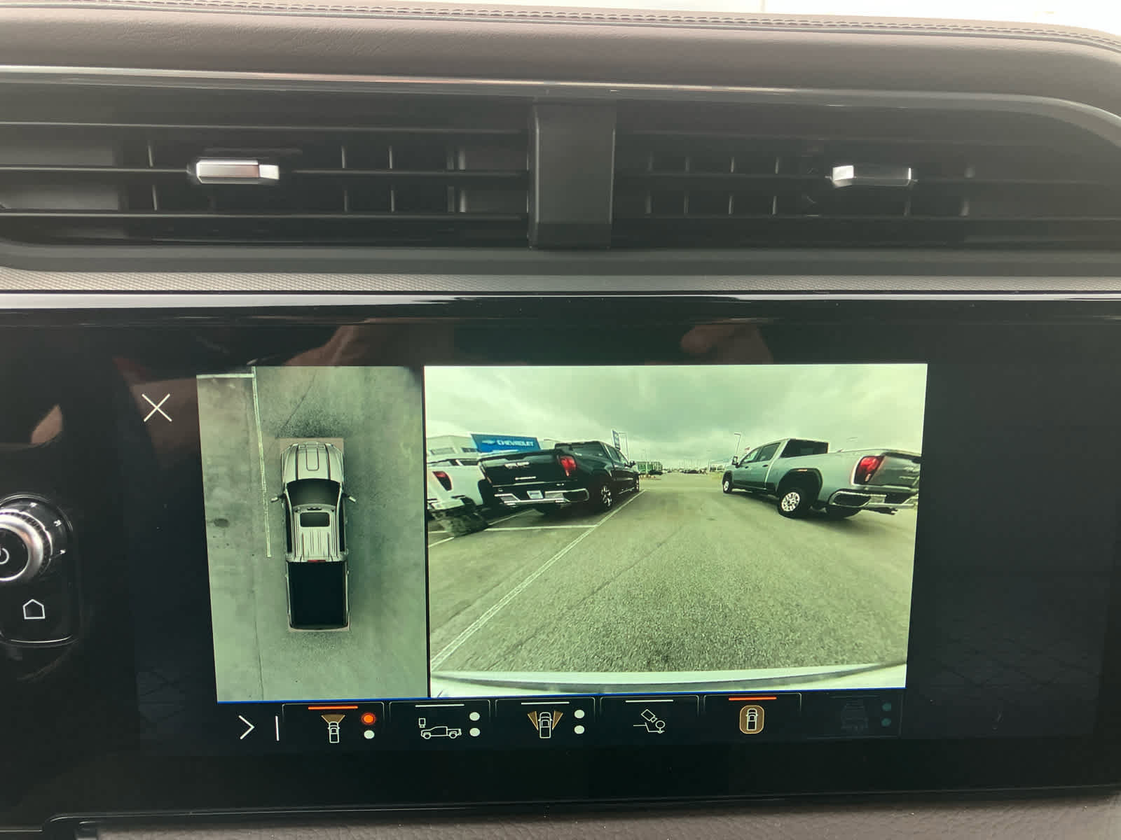 New 2026 GMC Sierra 3500 Denali w/ Technology Package image 27