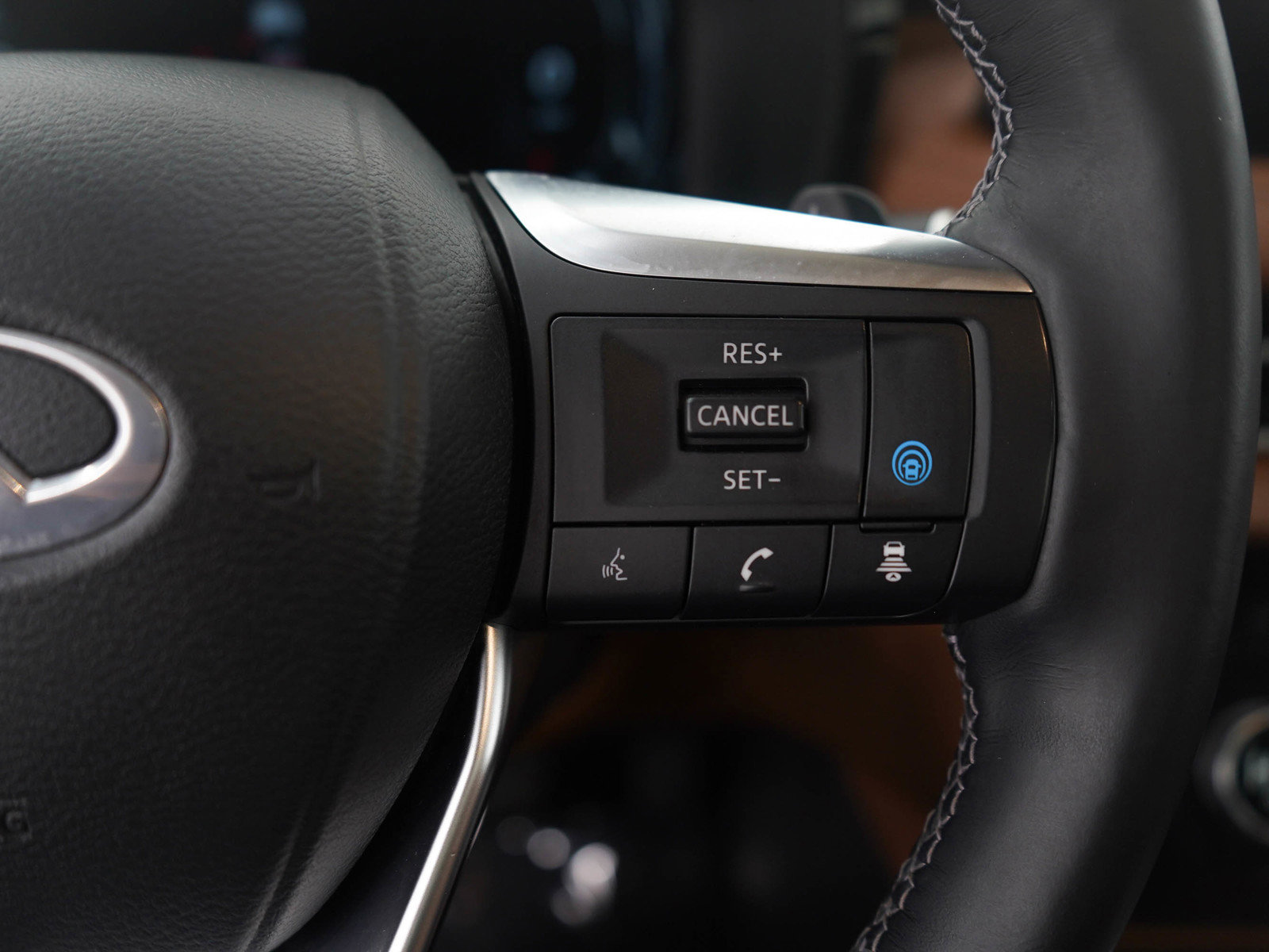 Used 2024 INFINITI QX60 Sensory image 27