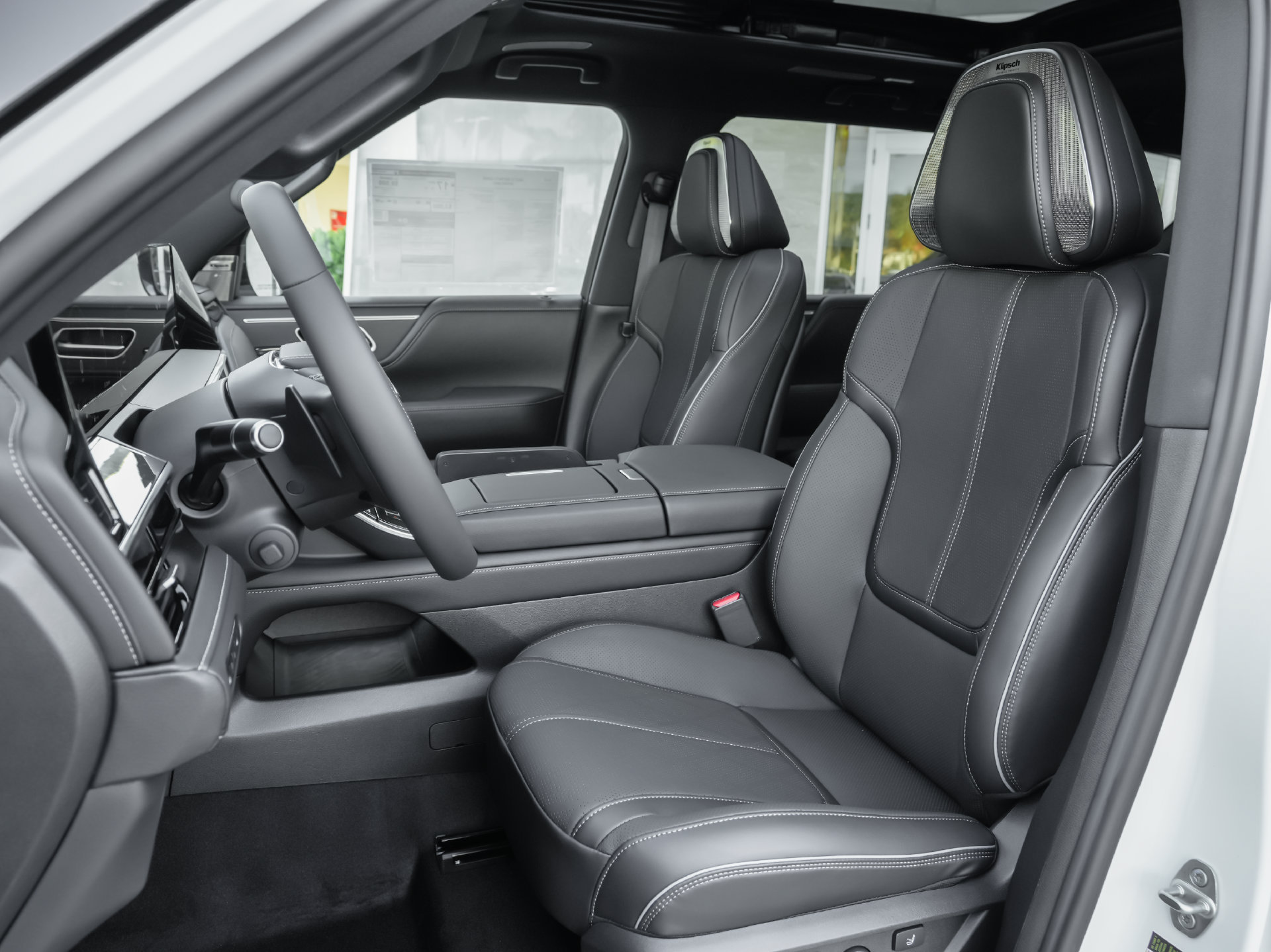 New 2027 INFINITI QX80 Sensory AWD/4WD image 4